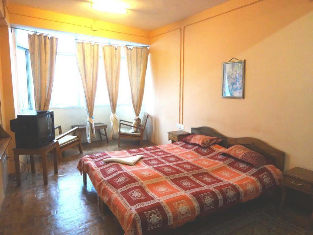 Old - Main Bellevue Heritage Hotel Дарджилинг Екстериор снимка